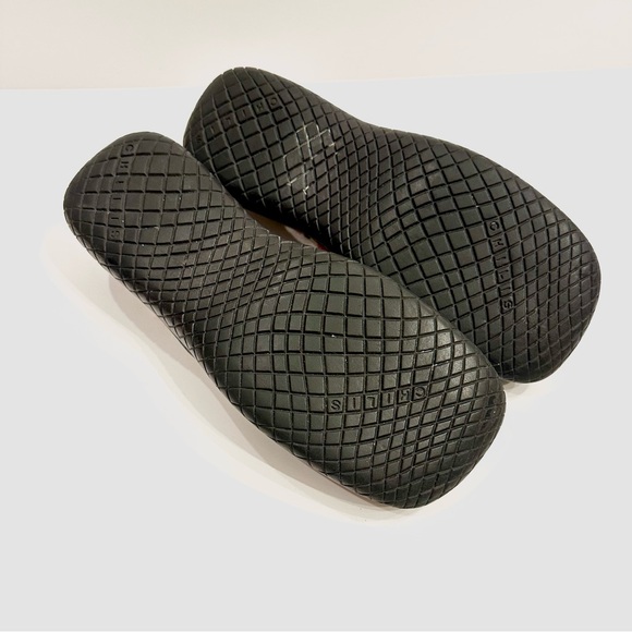 Chilis Crocheted Clogs - Picture 6 of 7